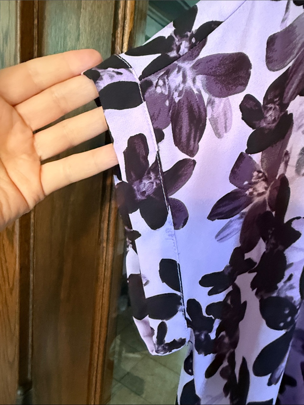 Simply Vera Vera Wang Purple Black Floral V-Neck High-Low Blouse Womens Large - Picture 3 of 5